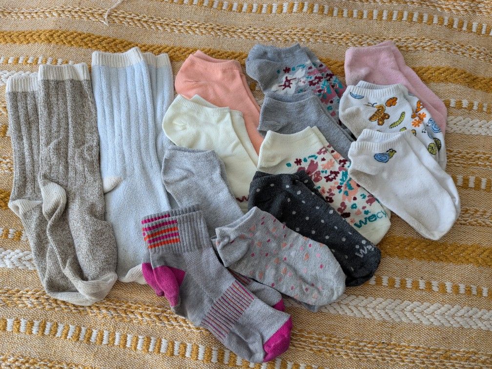 Free Women/Girls Socks