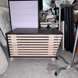 Enclosed Litter box Table