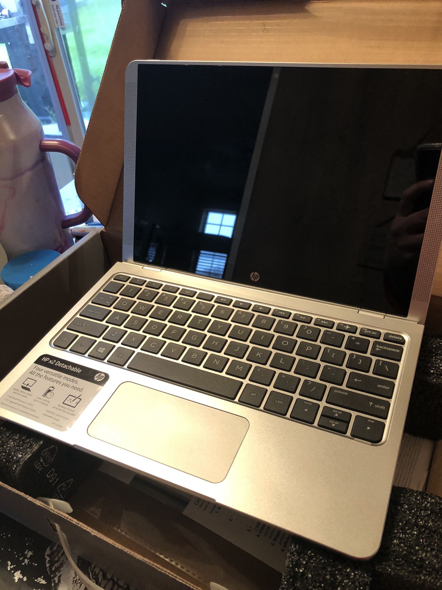 hp x2 Notebook Detachable PC with HP active pen