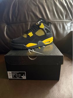 Jordan 4 Thunder
