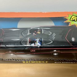 Vintage  1:24 Sc BATMAN Classic Series Batmobile w/ Bendable Figures #DC-3930