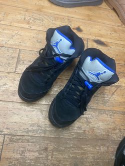 Black & blue Jordan retro 5’s. 65$