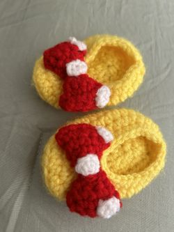 Minnie Mouse crochet 🧶 booties