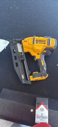 Dewalt 20v/xr 16 gage