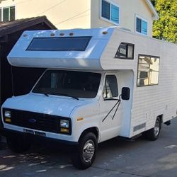 20ft RV Low Miles Need to Sell Fast