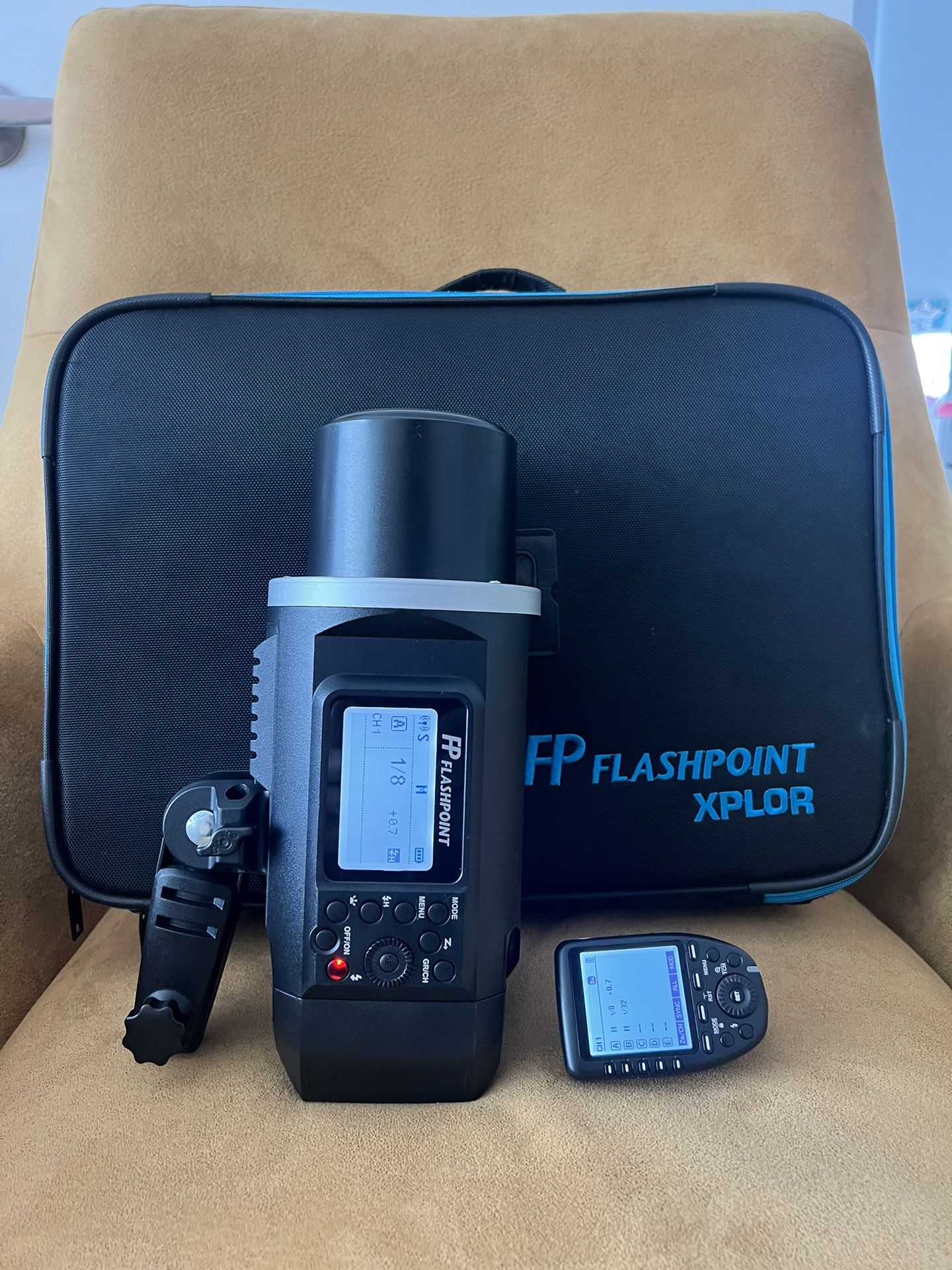 Flashpoint XPLOR 600 HSS TTL Battery-Powered Monolight With R2 Pro For Sony