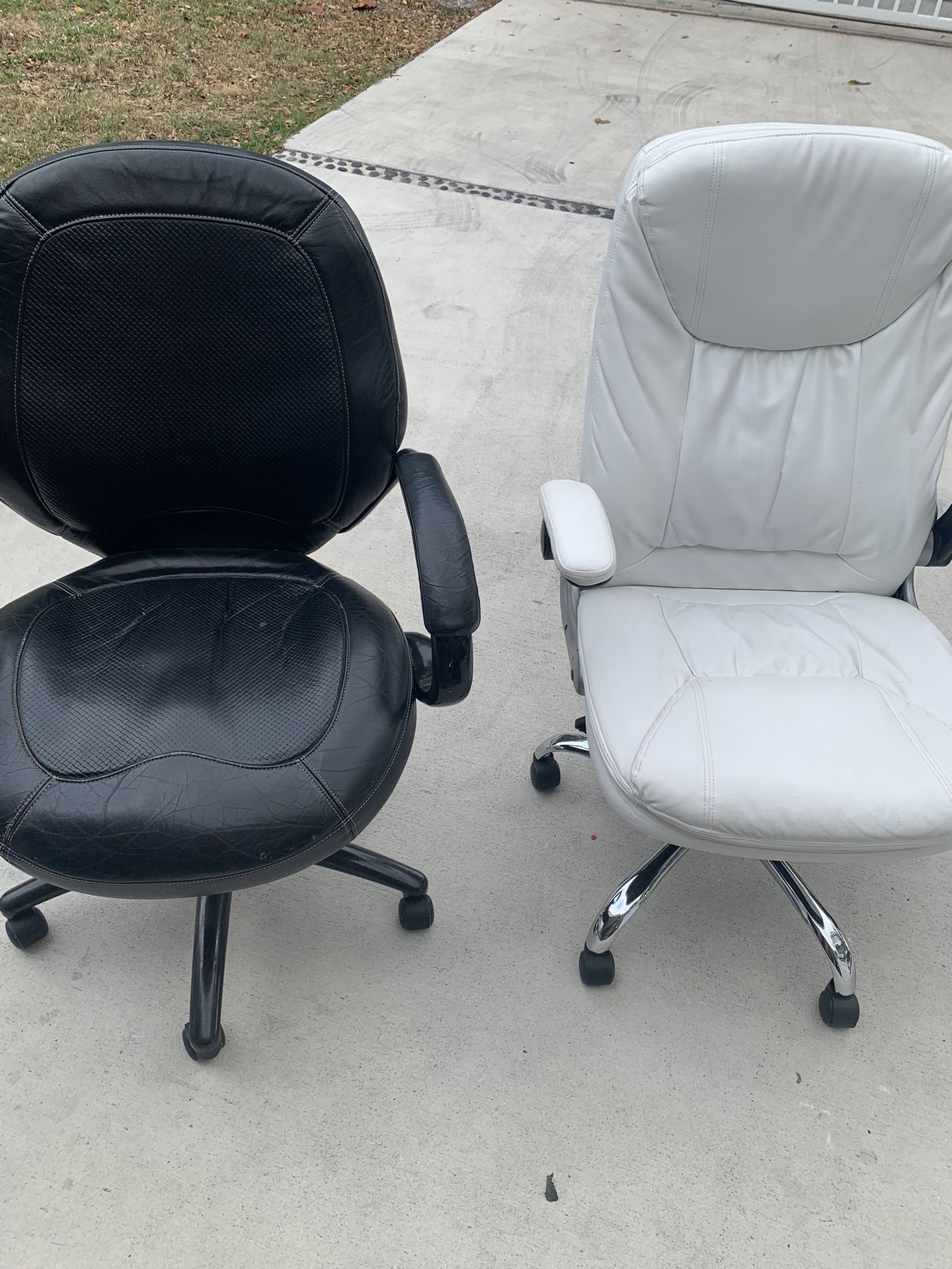 2 Office Chairs 