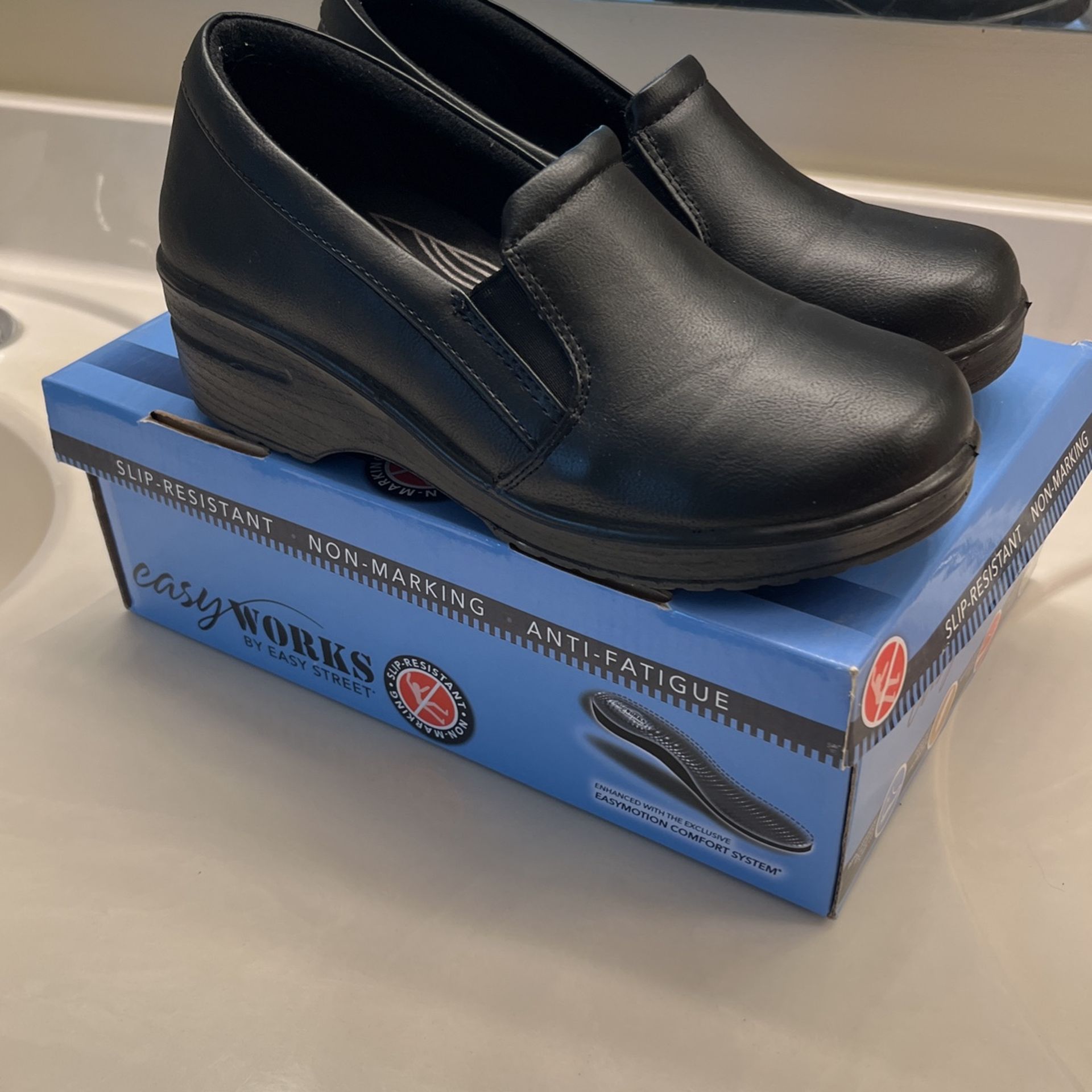 Black Easy works Nursing Shoe