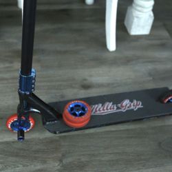 Jonathan Perroni Envy Scooter