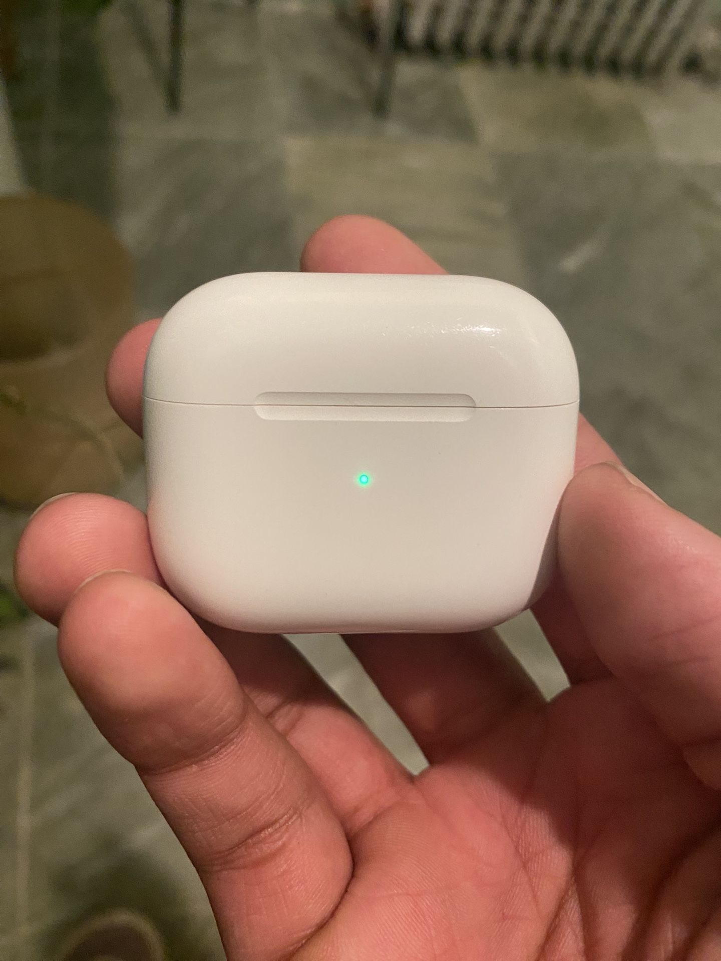 AirPods 4