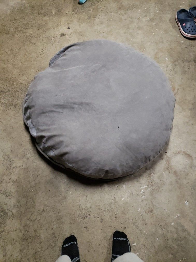 Free Clean Large Dog Bed (Small Tear On One Side) Pending Pick Up