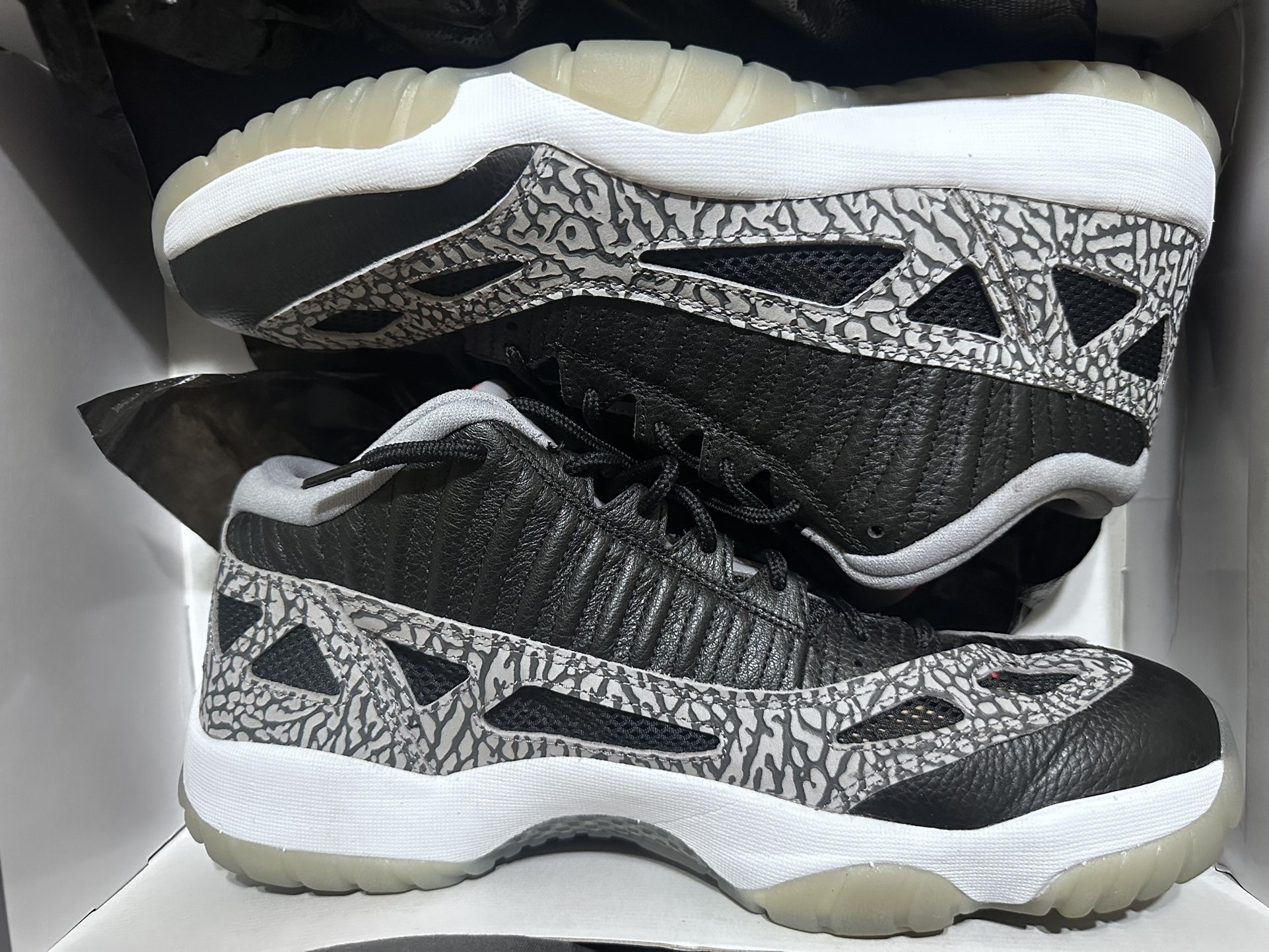 Air Jordan Retro I.E. 11s Sz. 13