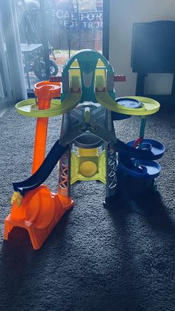 Fisher Price Launch Loop Raceway