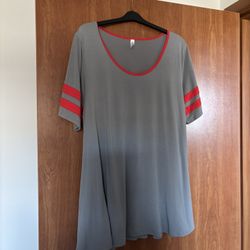 LuLaRoe  Short Sleeve Scoop Neckline Tunic Blouse 2XL