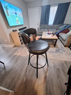 4 bar stools