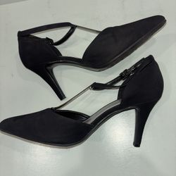 IMPO Tisha black pointed-toe design faux suede T-Strap Pumps size 8.5 