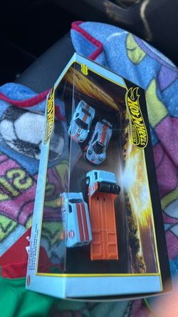 Hot Wheels Premium Gulf Racing 3-Car Set