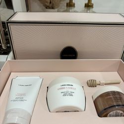 Laura Mercier Bath N Body Set