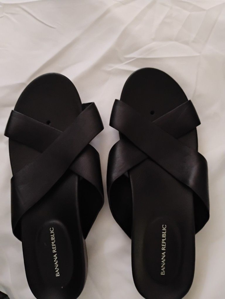 $2!!! Black Flats Size 7