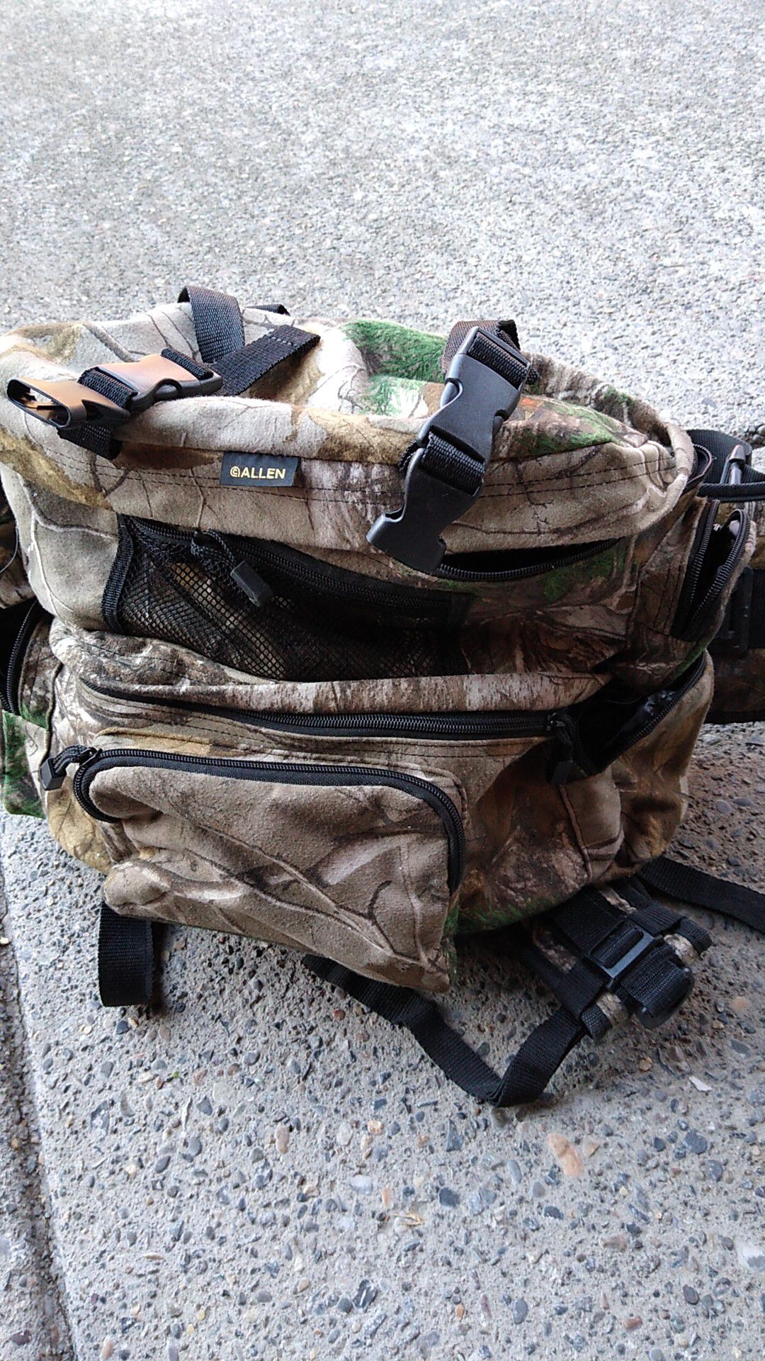 Allen fishing or hunting back pack