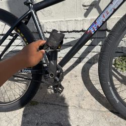 BRAND NEW TRHONE GOON 29ER