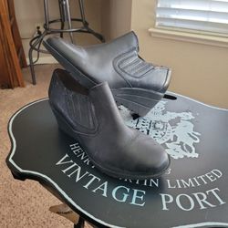 Thom McAn Boots 10