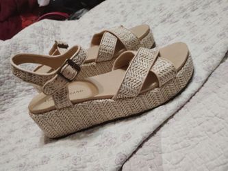 Use few minutes for my wedding session photos plataform sandals size 10 $35