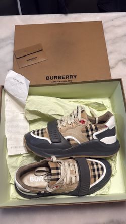 Burberry men shoes size 41/ 8 U.S men
