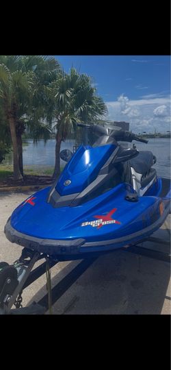 Jet ski $8,000 Yamaha Waverunner