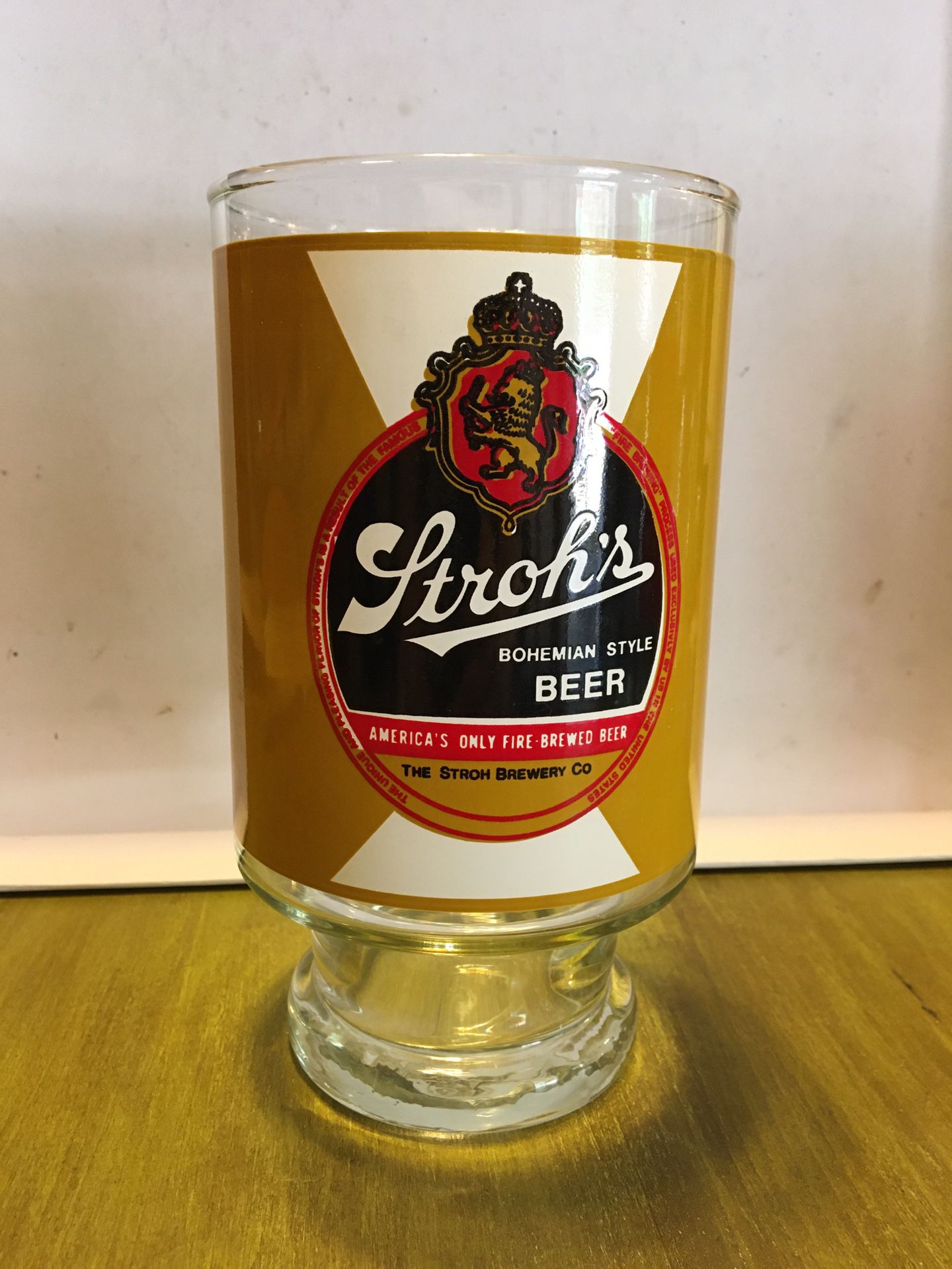 Stroh’s Beer collectible drinking glass - vintage glassware