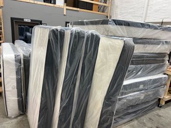 Full Size mattress Closeout delas