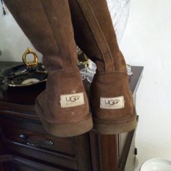 Women's Odds Size 7 Very Comfortable Somewhere In Tear