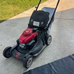 HONDA SELF PROPELLED MOWER 