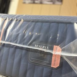 STEARNS AND FOSTERS REGULAR KING MATTRESS AVAILABLE 