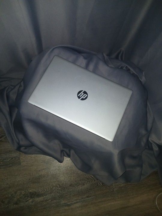 Hp Model 17-cn4033cl