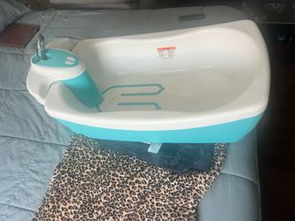 Baby bathtub