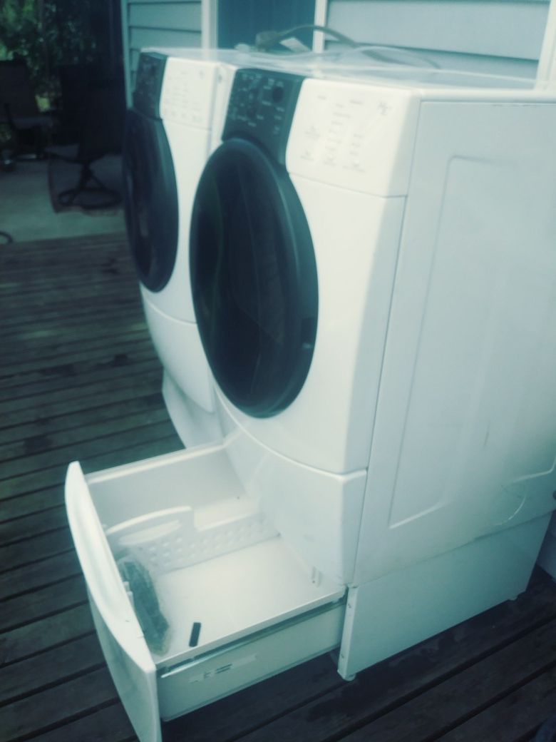 Kenmore Elite quiet Pak 2 washer and dryer for Sale in Seattle, WA