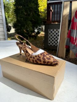 Leopard print kitten heel pumps with white strap size 7.5