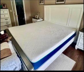 Excellent Condition King Mattress! 8 Months Old