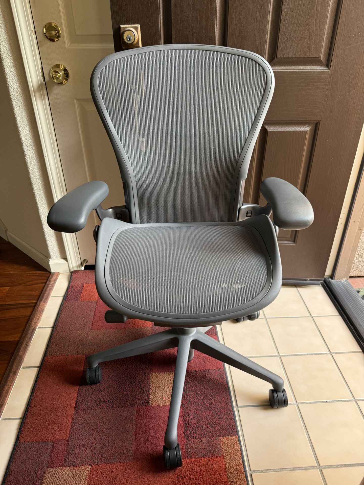 Herman Miller Aeron Remastered Size:B