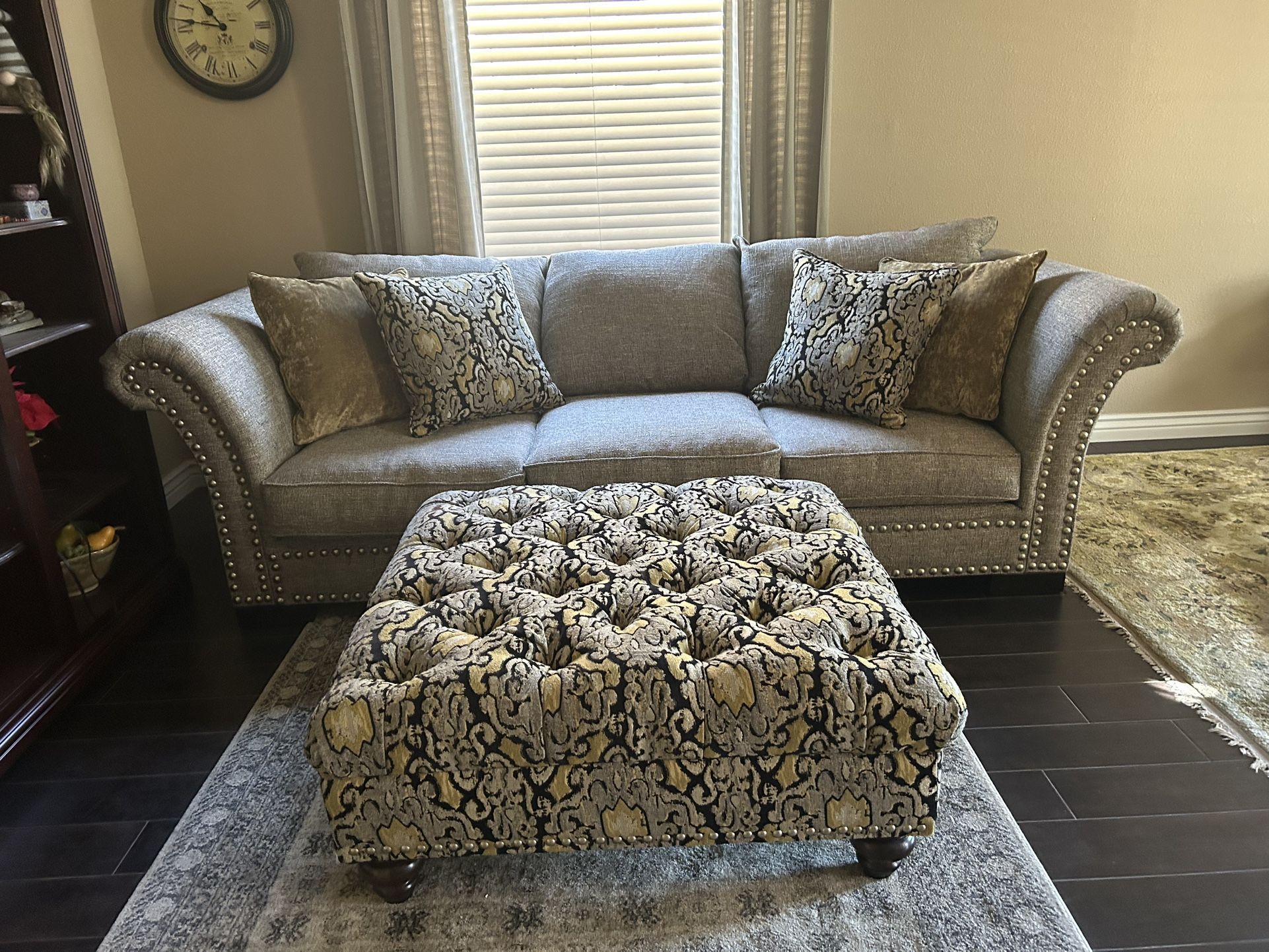 Sofa & ottoman With 4 Pillows