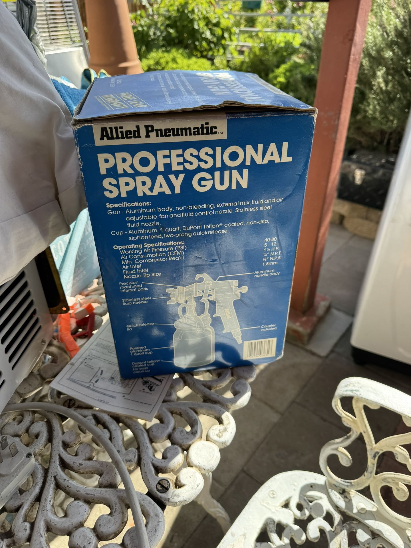 ALLIED Pneumatic. Professional Spray Gun 30 PSG2. Model. No. 03631