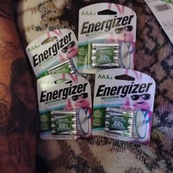 4 Packs /Energizer Rechargable BATTERIES 