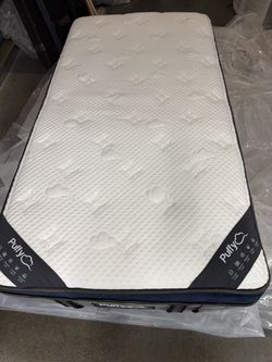 Like New Puffy Royal Hybrid Twin Mattress
