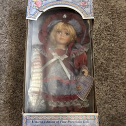 Limited Edition 2002 Samatha Medici Doll