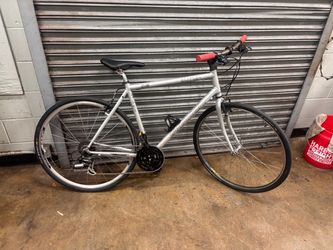 Specialized Sirrus hybrid bike