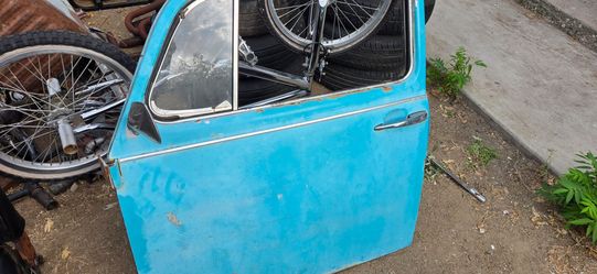 Pair of 68-79 vw bug doors