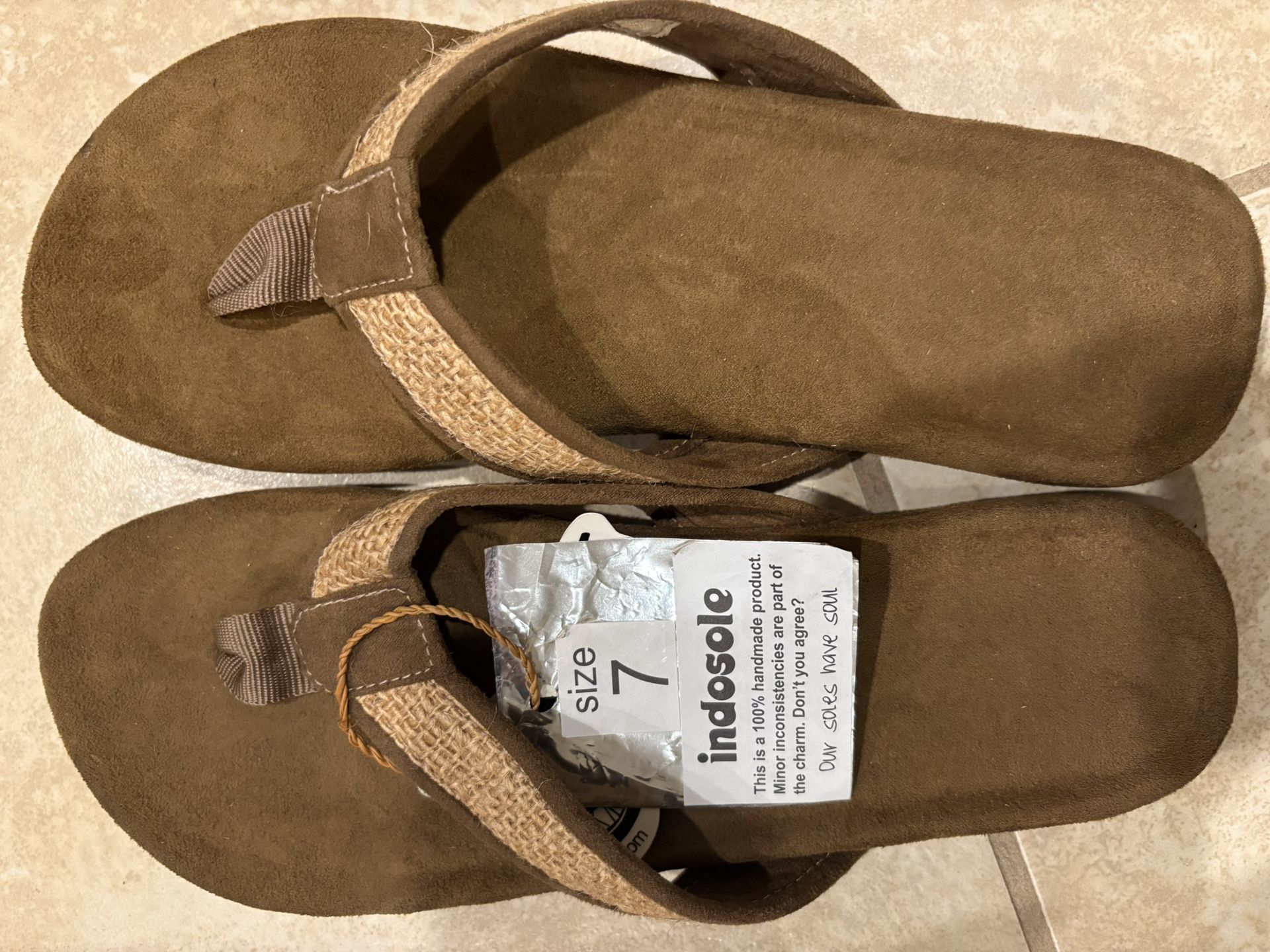 INDOSOLE TAN BROWN BURLAP FLATS SUEDE SANDALS SLIPPERS SIZE 7 NEW IN BOX HANDMADE IN BALI INDIA