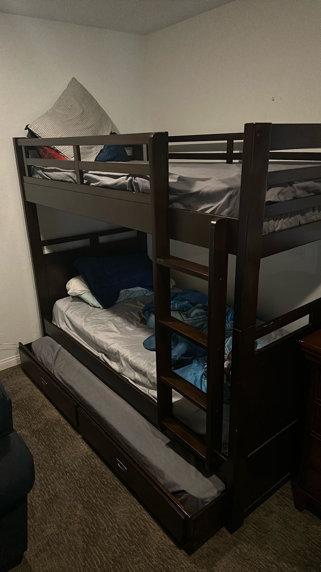 Bunk bed 