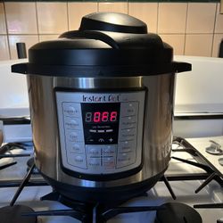 Instant Pot Lux 8 Quart 6-in-1 Multipurpose Cooker